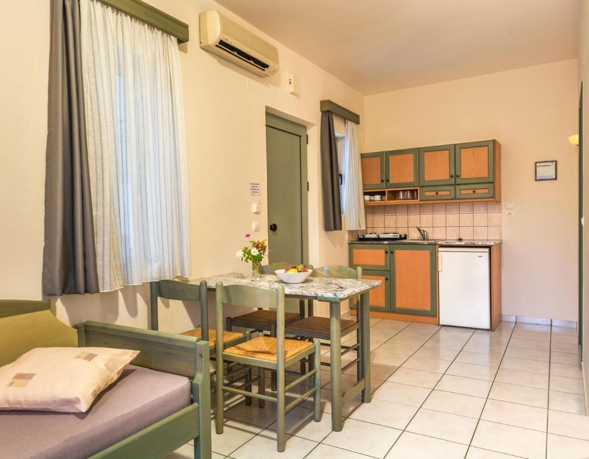 Lotus Hotel Apartments 카토다라초 외부 사진